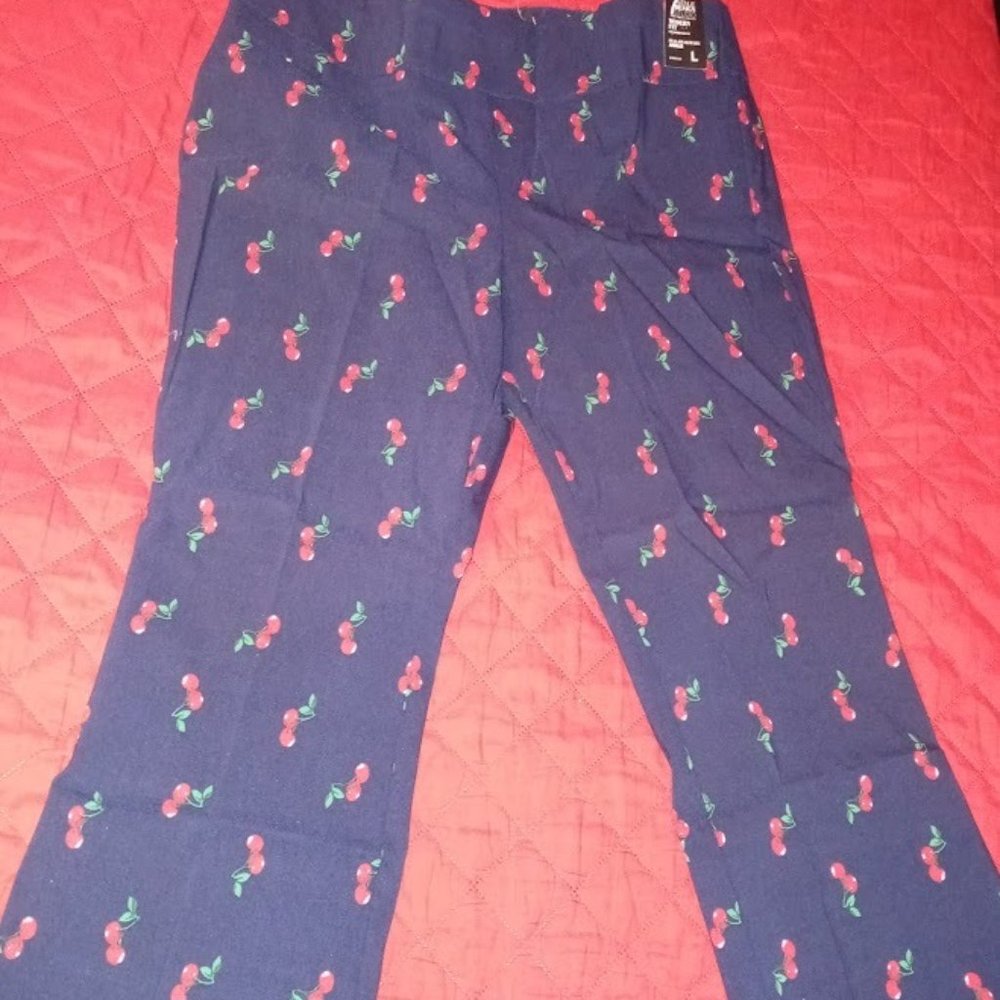 New York & Company, 7th Avenue Design, Cherry Print Ankle Pant. Size L.